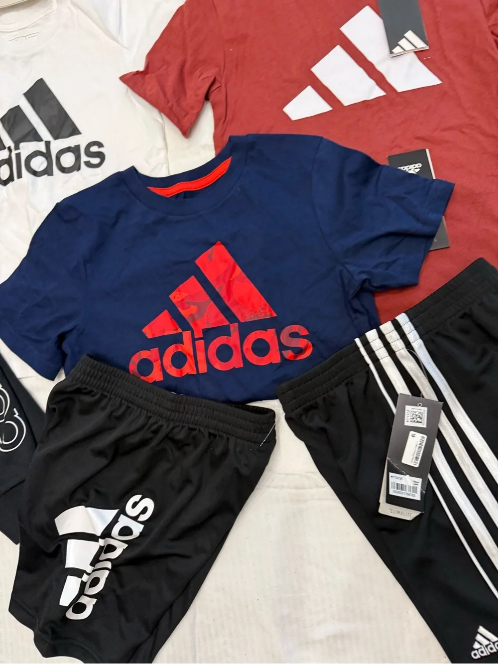 New boys adidas Sz 5 shirt & Shorts Set, sweatpants bundle